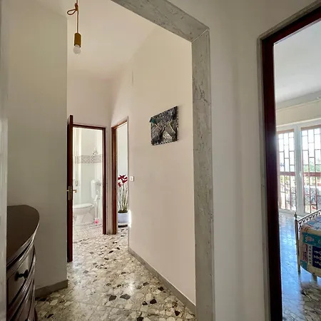 The Collector's - Station & Park View Apartament