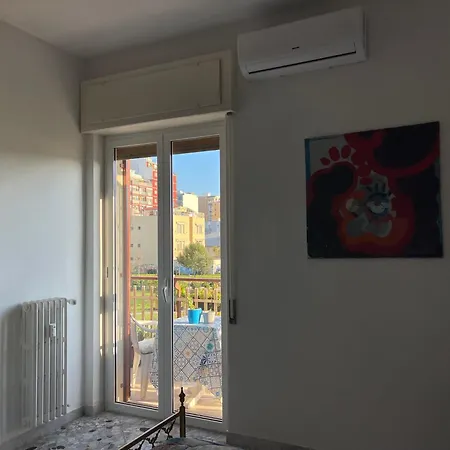 Apartament The Collector's - Station & Park View