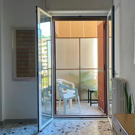 Apartament The Collector's - Station & Park View Bari