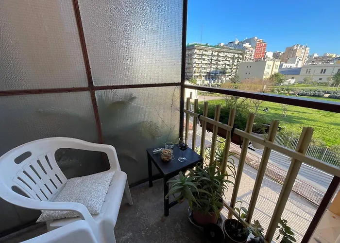 The Collector's - Station & Park View Apartment *