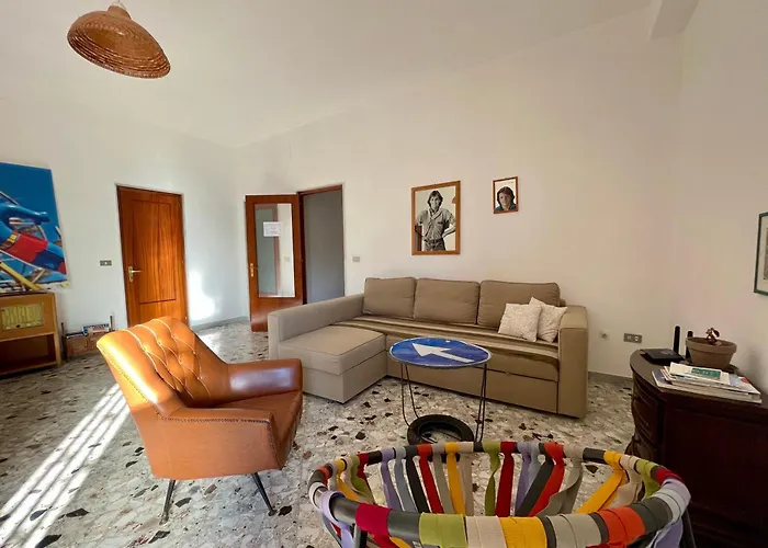 Apartment The Collector's - Station & Park View Bari